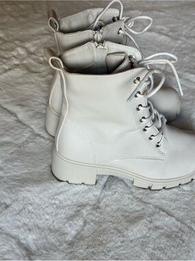 Top Moda Classic Women's Lace-Up Combat Boots in White